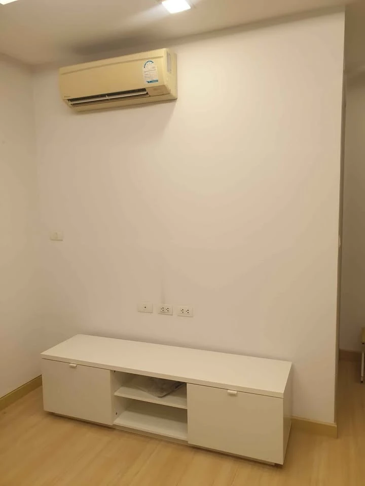 Urgent sale: Thru Thonglor, ready to move in, fully furnished, just bring your own luggage and move in.