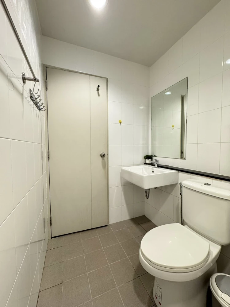 For sale or rent: Unio Condo Sukhumvit 72. Well-separated rooms. Reasonable price. Come and own it today. Don't delay.