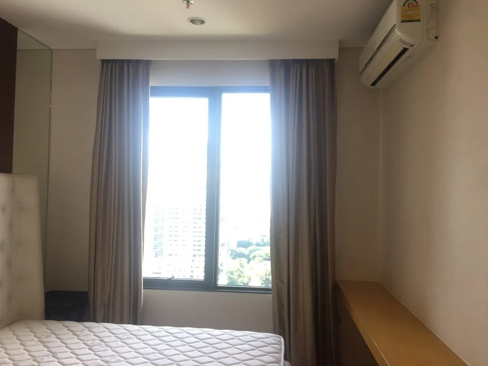 Urgent sale: Villa Asoke, large room with usable space, good for living or investment, don't miss it.