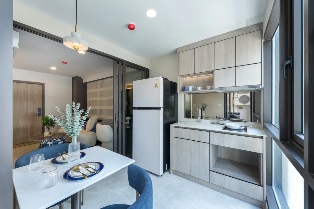 Urgent sale! Vivere by Very Condo, Sukhumvit 72. Beautifully decorated unit with high-quality built-in furniture. Own it today!