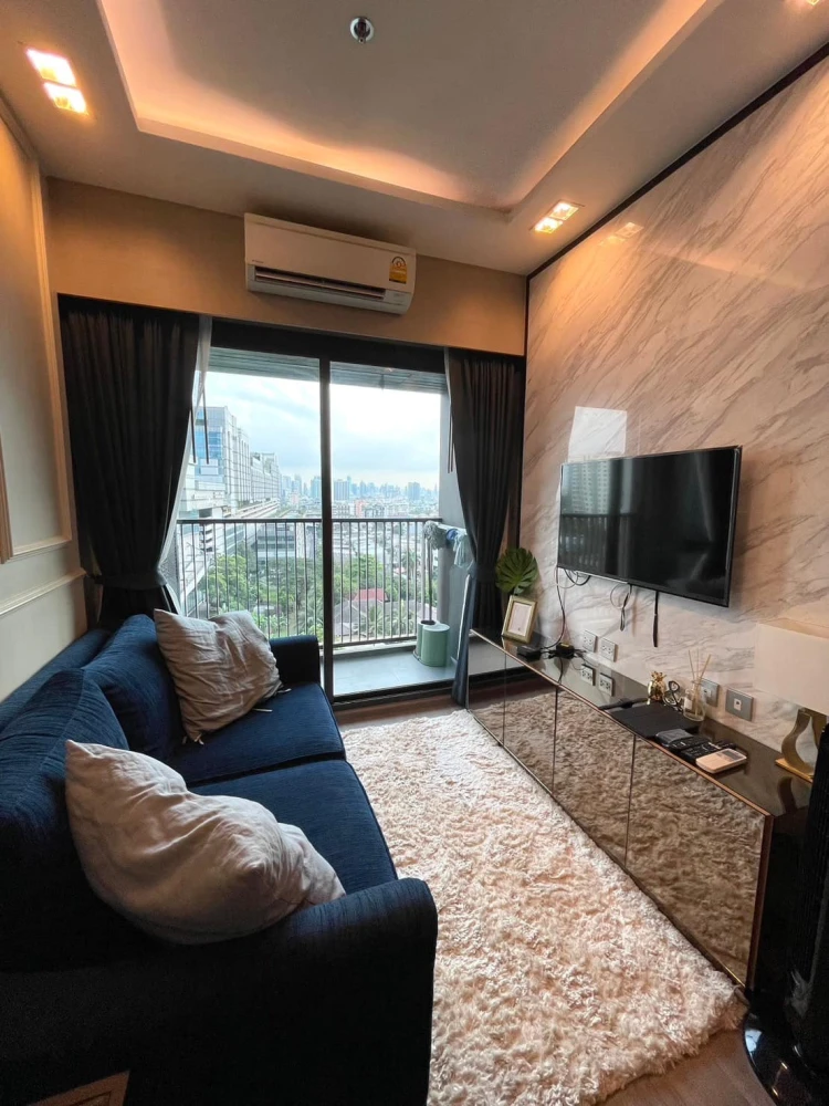 Urgent sale! Whizdom Avenue Ratchada-Ladprao, fully furnished room, ready to move in, affordable price. You must book now!