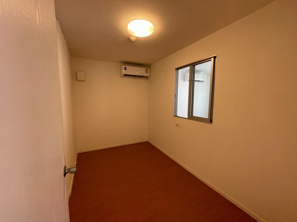 Urgent sale, cheap sale, Lumpini Township Condo, Rangsit-Klong 1, empty room, affordable price, you must not miss it.