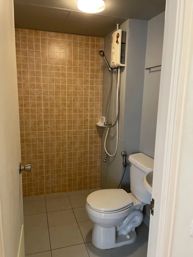 Urgent sale, cheap sale, Lumpini Township Condo, Rangsit-Klong 1, empty room, affordable price, you must not miss it.