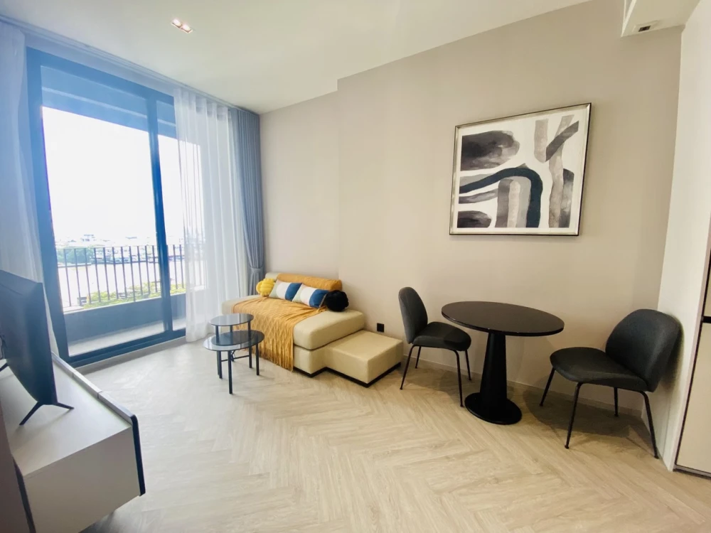 Urgent sale! Condo Chapter Charoennakhon–Riverside, beautifully decorated room, complete here, hurry and reserve now.