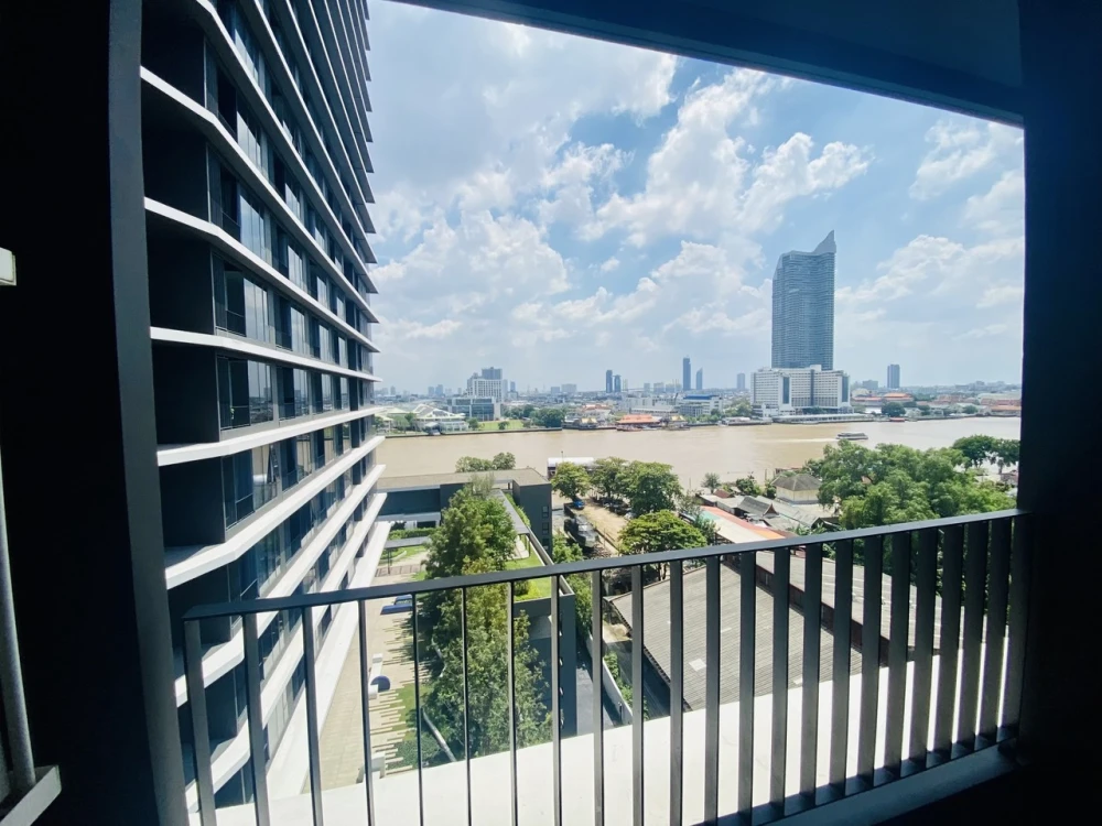 Urgent sale! Condo Chapter Charoennakhon–Riverside, beautifully decorated room, complete here, hurry and reserve now.