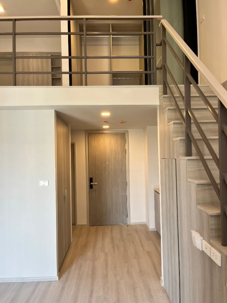 Urgent sale! COBE Ratchada Rama 9 condo, 27th floor (top floor). Offers a functional living space and ultimate convenience—everything you need in one