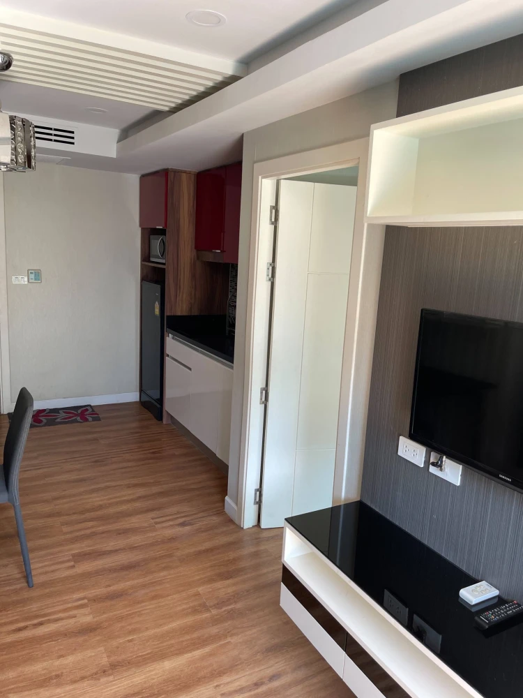 Urgent sale! Dusit Grand Park condo, ready to move in. Convenient and complete in one place. Own it today! Don't wait!