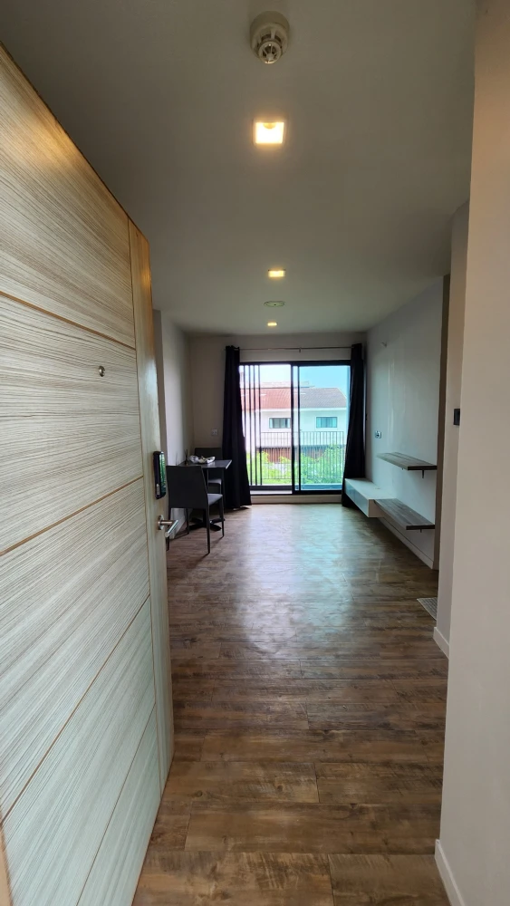 Urgent sale! Condo H2 GLO, spacious room, comes with usable space, plus the best price. If you don't reserve, you'll regret it.