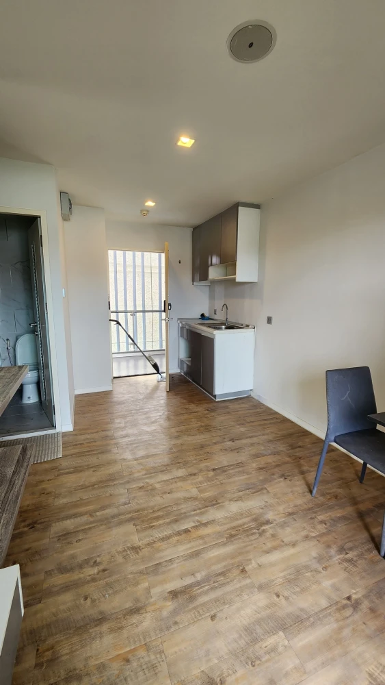 Urgent sale! Condo H2 GLO, spacious room, comes with usable space, plus the best price. If you don't reserve, you'll regret it.