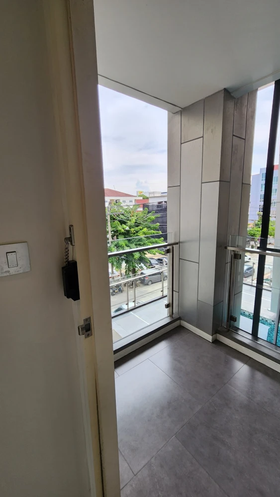 Urgent sale! Condo H2 GLO, spacious room, comes with usable space, plus the best price. If you don't reserve, you'll regret it.