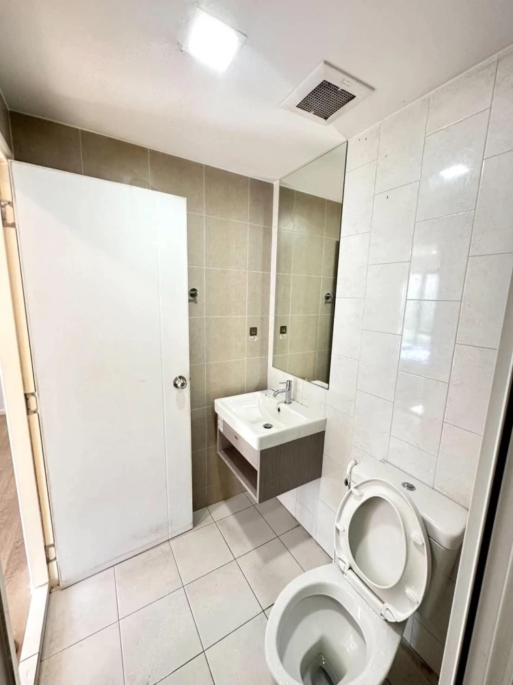 Urgent sale! Kave Town Shift condo with clearly separated rooms, at an affordable price. Book now, don't miss out!
