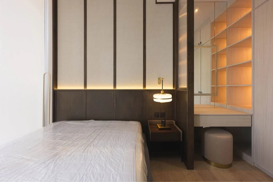 Urgent sale, Noble BE19 Sukhumvit condo, spacious room, well-decorated, great price, buy now.