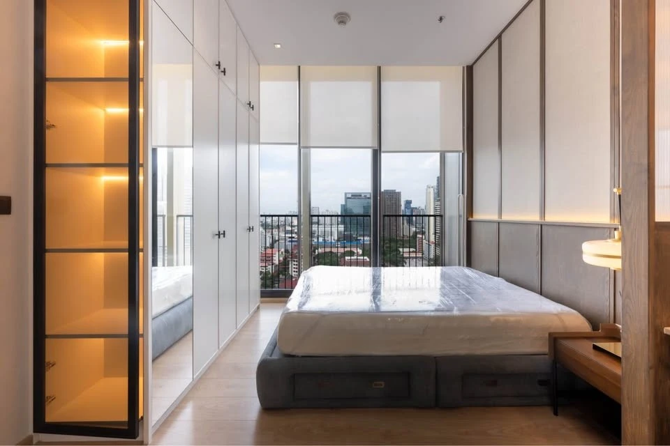 Urgent sale, Noble BE19 Sukhumvit condo, spacious room, well-decorated, great price, buy now.