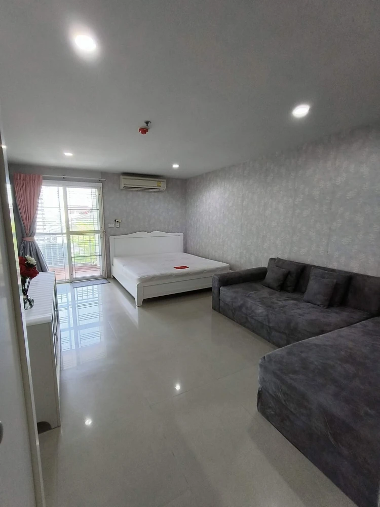 Urgent sale: Regent Home 6 Prachachuen Condo. Move-in ready, fully equipped with amenities, and great value. Book now!