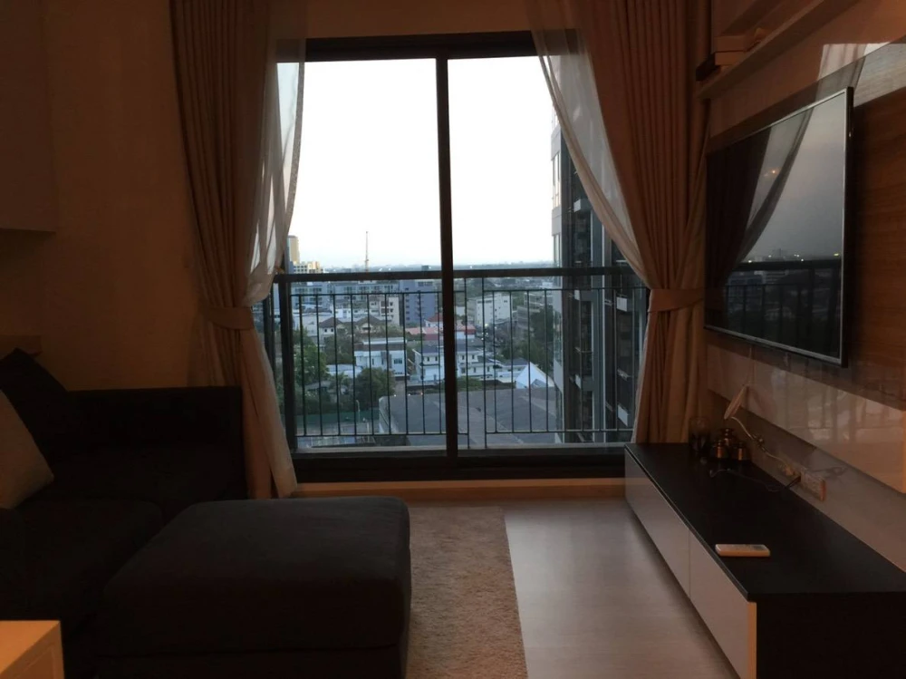 Urgent sale! Rhythm Sukhumvit 36-38 condo, ready to move in, 11th floor. Great height, great price. Own it now!
