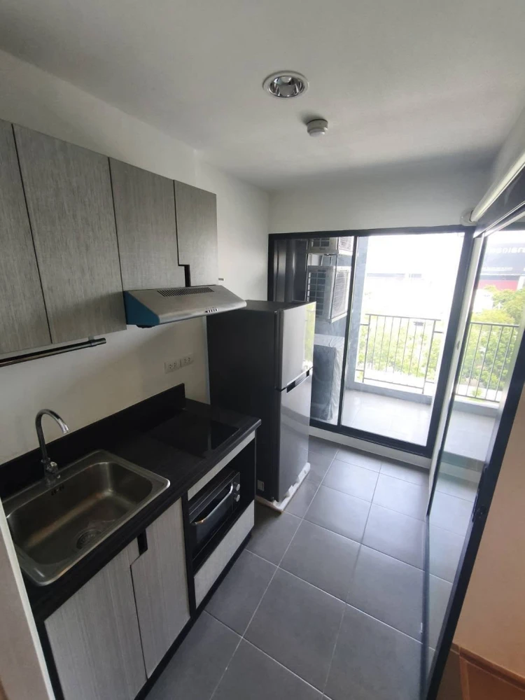 Urgent sale! Rise Rama 9 condo, ready to move in, fully furnished, amazing price. Own it now!