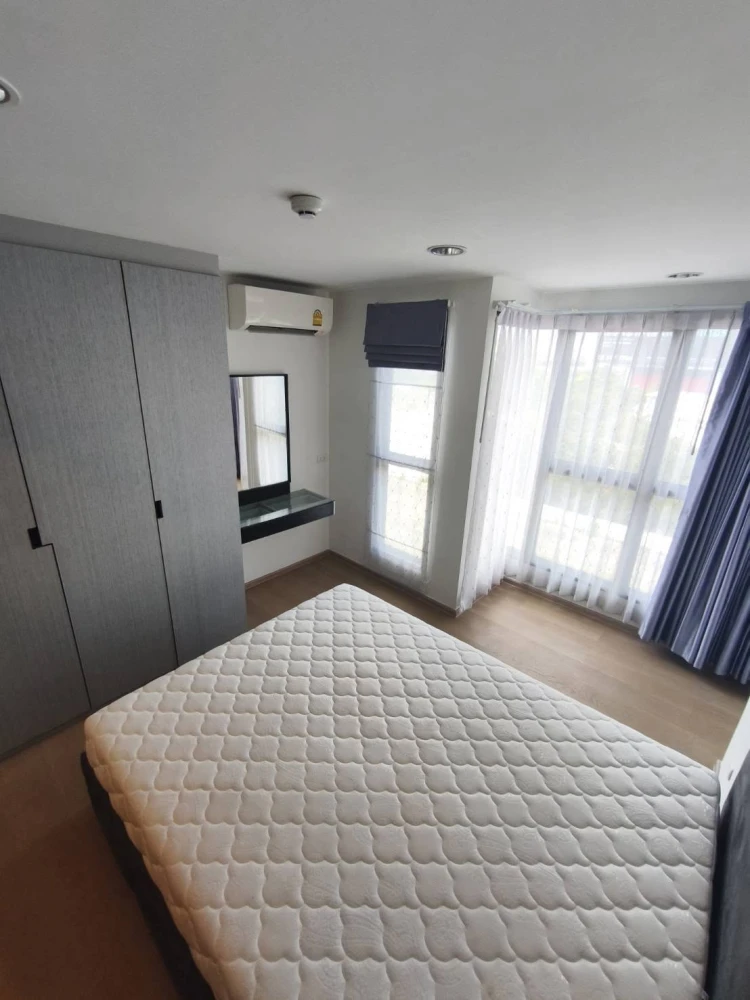 Urgent sale! Rise Rama 9 condo, ready to move in, fully furnished, amazing price. Own it now!