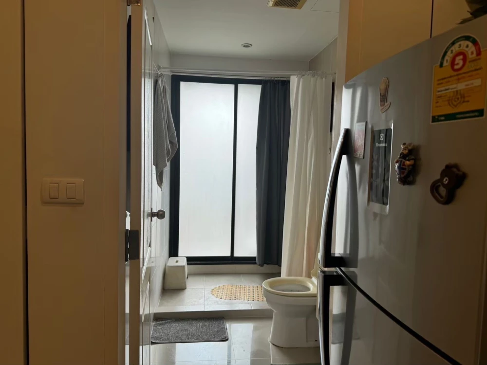 Urgent sale! S1 Rama 9 condo, well-partitioned units with defined zones. Great price! Book today! Don't miss out!