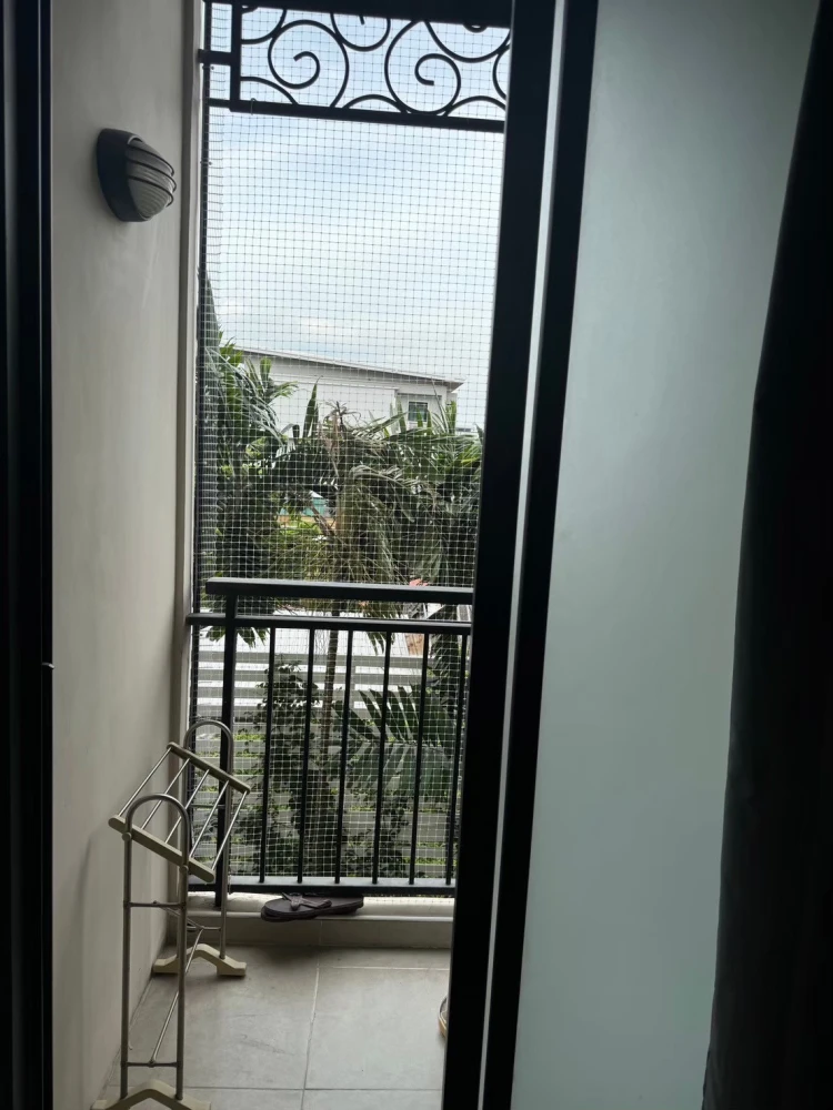 Urgent sale! S1 Rama 9 condo, well-partitioned units with defined zones. Great price! Book today! Don't miss out!