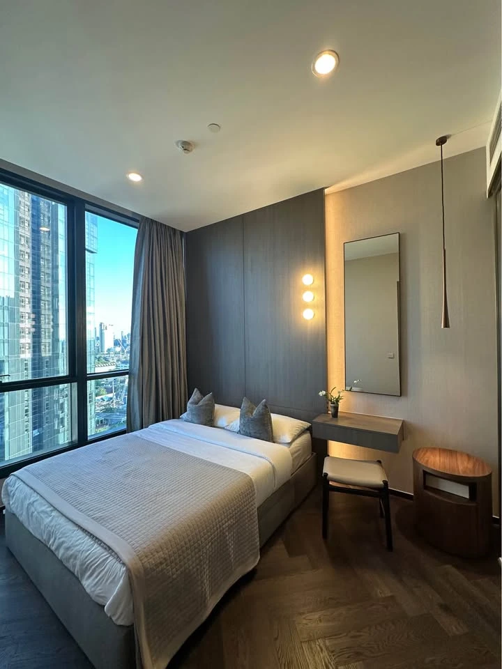 Urgent sale! The ESSE Sukhumvit 36 ​​condo, fully furnished and ready to move in. High floor. Book yours today! Don't miss out! images