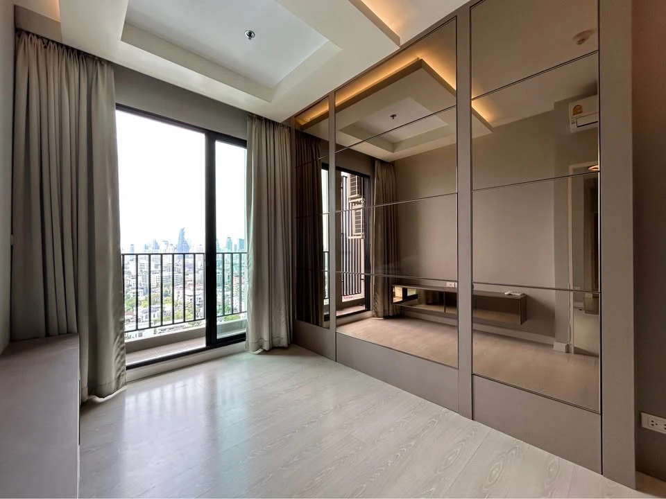 Urgent sale! The Niche Pride Thonglor-Phetchaburi condo, 20th floor, high floor with stunning views, at an unbeatable price. Own it today!