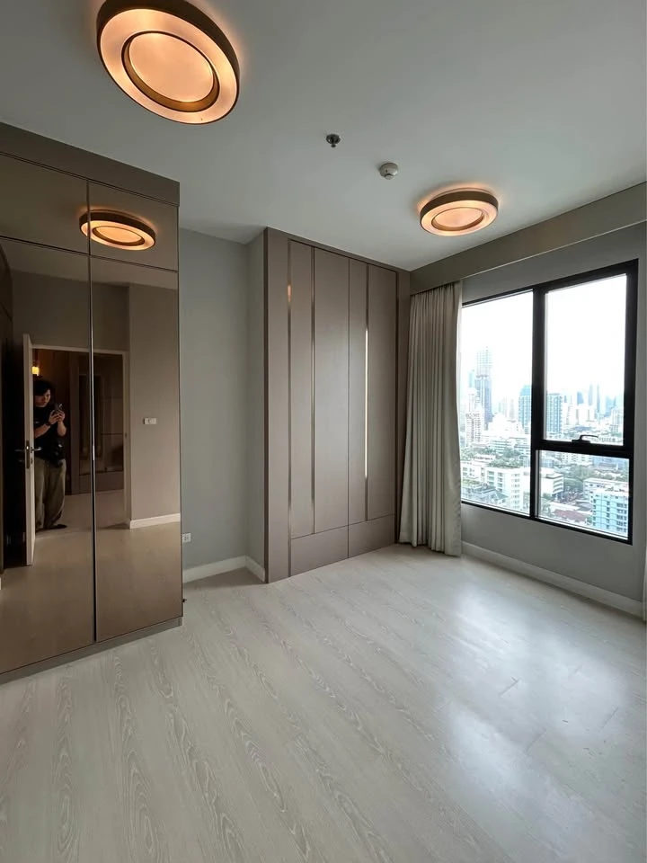Urgent sale! The Niche Pride Thonglor-Phetchaburi condo, 20th floor, high floor with stunning views, at an unbeatable price. Own it today!
