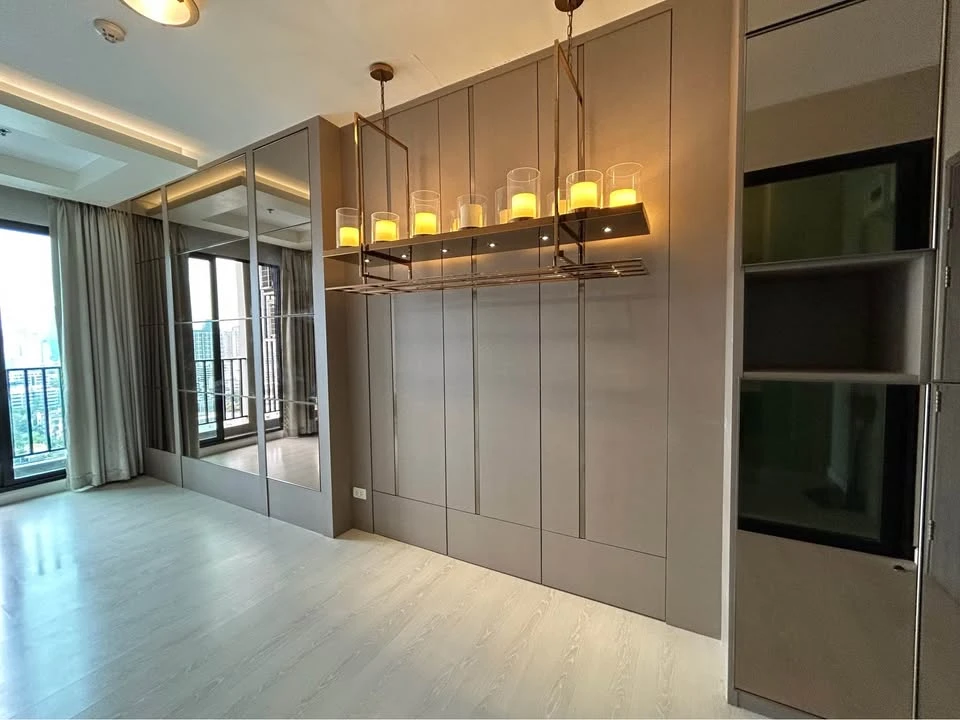 Urgent sale! The Niche Pride Thonglor-Phetchaburi condo, 20th floor, high floor with stunning views, at an unbeatable price. Own it today!