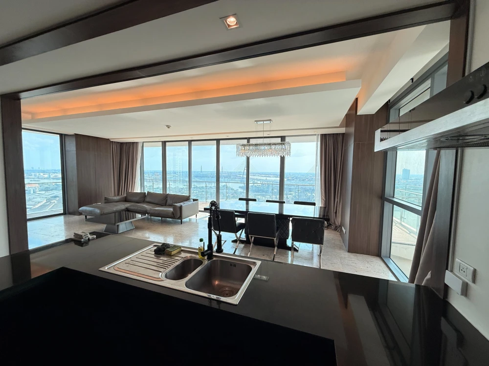 Urgent sale! The Pano Rama 3 condo, right by the Chao Phraya River. Spacious rooms with ample living space. Book now, don't miss out!