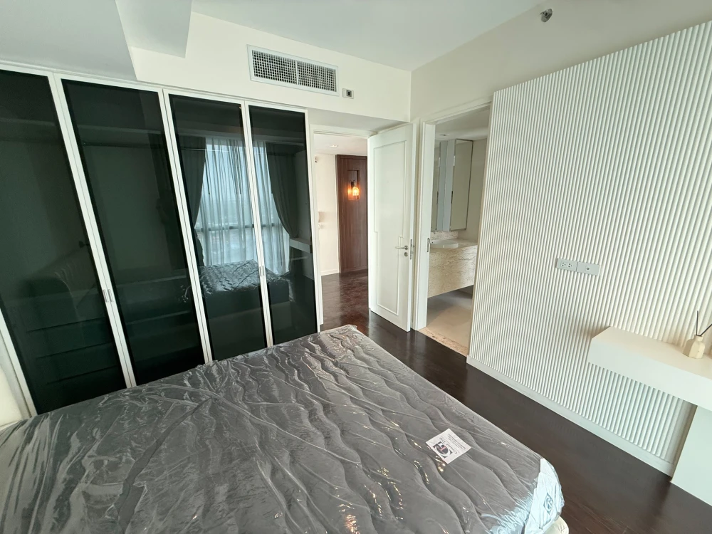 Urgent sale! The Pano Rama 3 condo, right by the Chao Phraya River. Spacious rooms with ample living space. Book now, don't miss out!