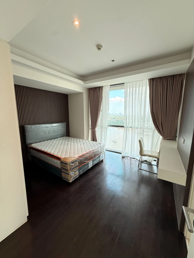 Urgent sale! The Pano Rama 3 condo, right by the Chao Phraya River. Spacious rooms with ample living space. Book now, don't miss out!