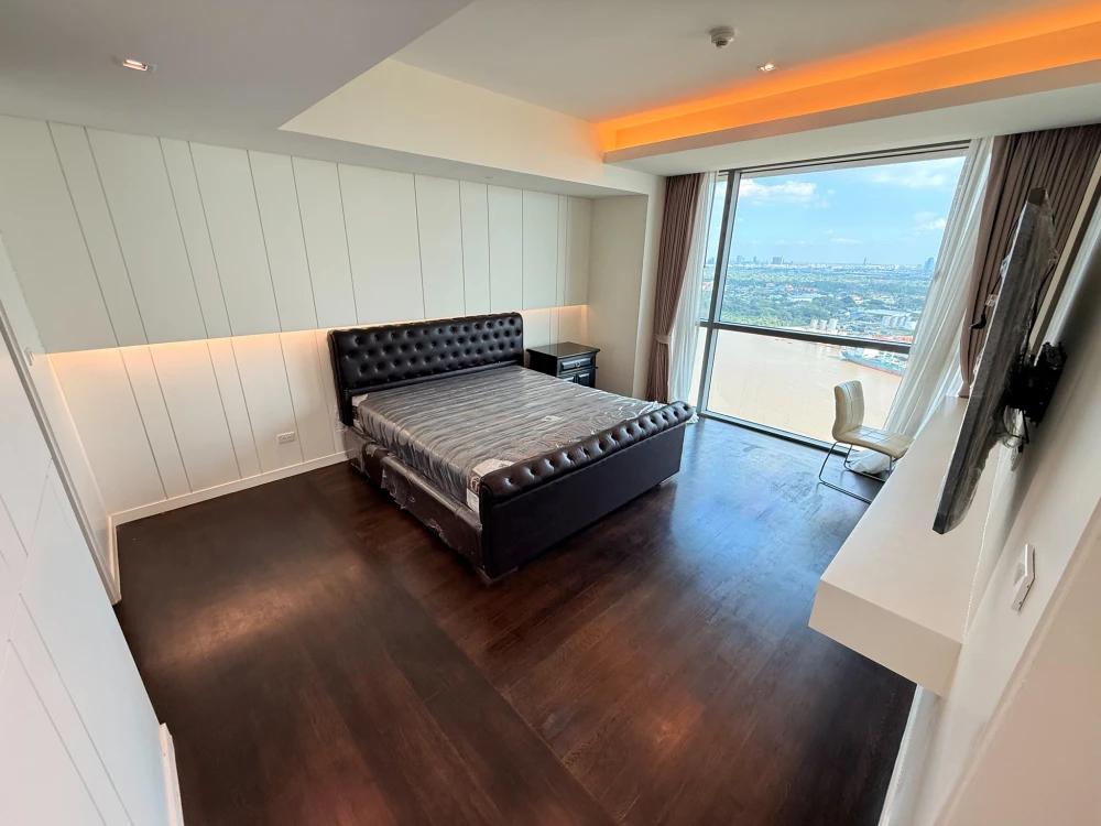Urgent sale! The Pano Rama 3 condo, right by the Chao Phraya River. Spacious rooms with ample living space. Book now, don't miss out!