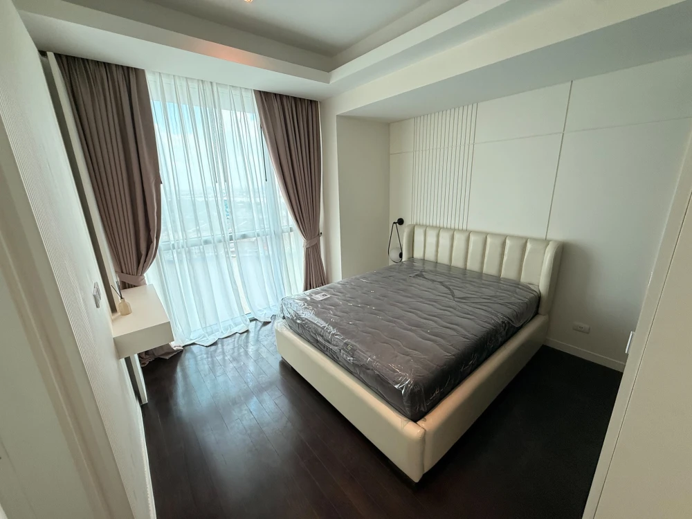 Urgent sale! The Pano Rama 3 condo, right by the Chao Phraya River. Spacious rooms with ample living space. Book now, don't miss out!