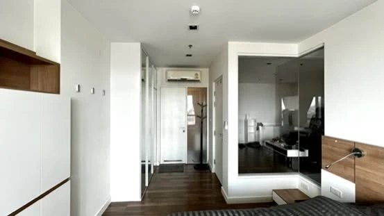 Urgent sale! The Room Sathorn-Taksin condo. Large, comfortable units with ample living space. Book yours now!