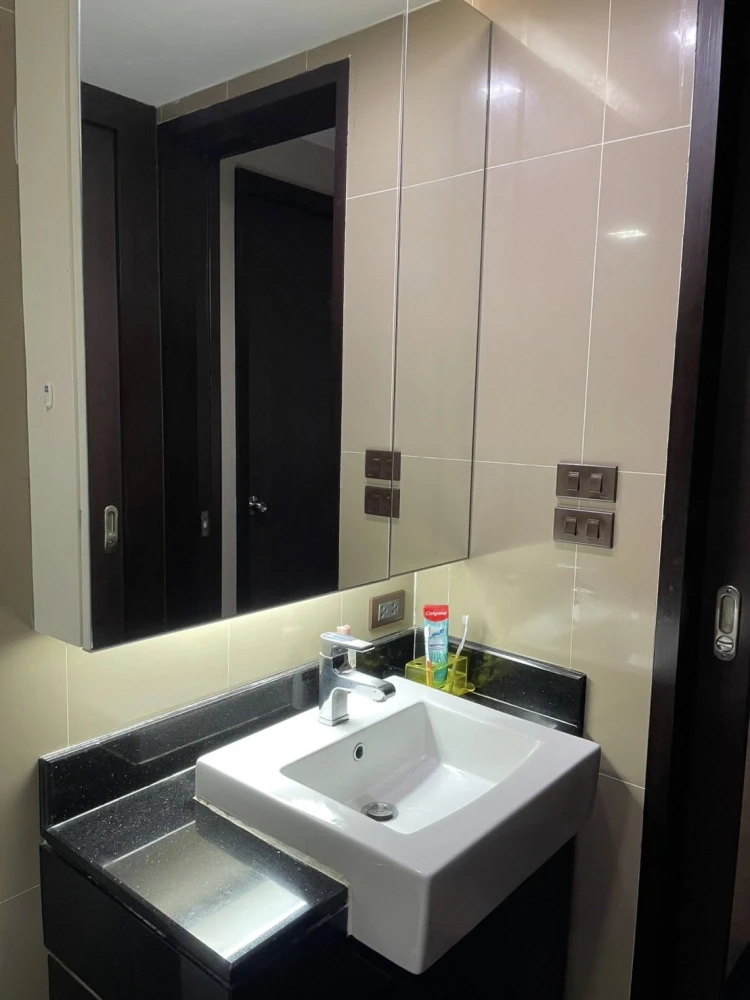 Urgent sale! Thru Thonglor Condo, large room, comfortable living, plenty of living space. Come and reserve yours today!