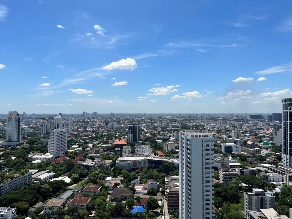 ขายด่วน!! คอนโด ควอทโทร บาย แสนสิริ ห้องขนาดกว้าง เหมาะสำหรับครอบครัว เฟอร์จัดเต็ม รีบจองเลย!!