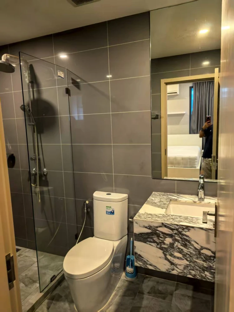 Urgent sale!! Condo Q Chidlom-Phetchaburi, 21st floor, beautiful unit, fully furnished, ready to move in. Reserve now!!
