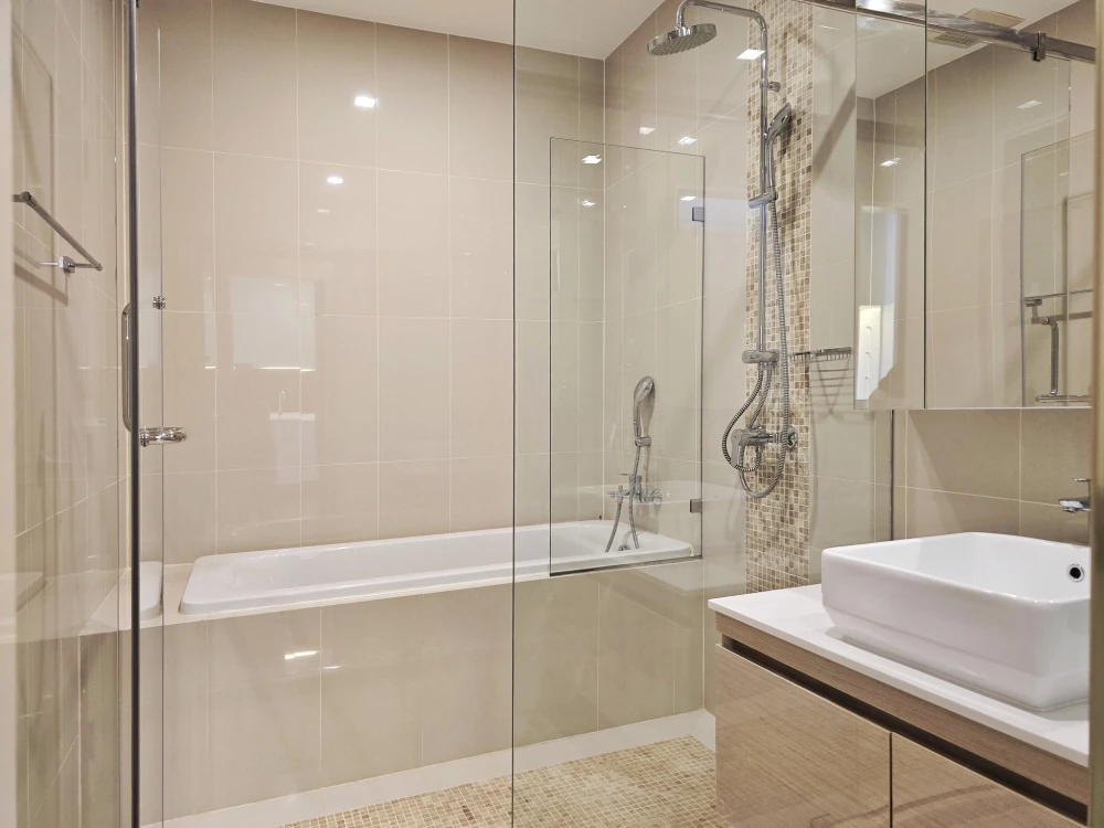 Urgent sale! Condo Q Asoke, spacious room, comes with usable space, great price, hurry and reserve now!