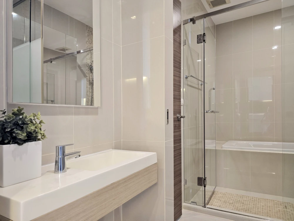 Urgent sale! Condo Q Asoke, spacious room, comes with usable space, great price, hurry and reserve now!