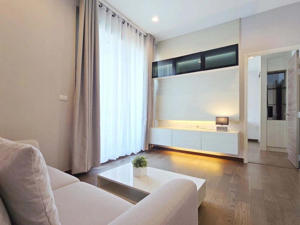 Urgent sale! Condo Q Asoke, spacious room, comes with usable space, great price, hurry and reserve now!