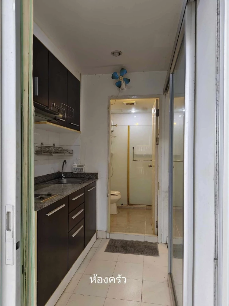 Urgent sale! Zenith Place Condo at Huai Khwang, empty room, reasonable price. Hurry and come and reserve your ownership today.