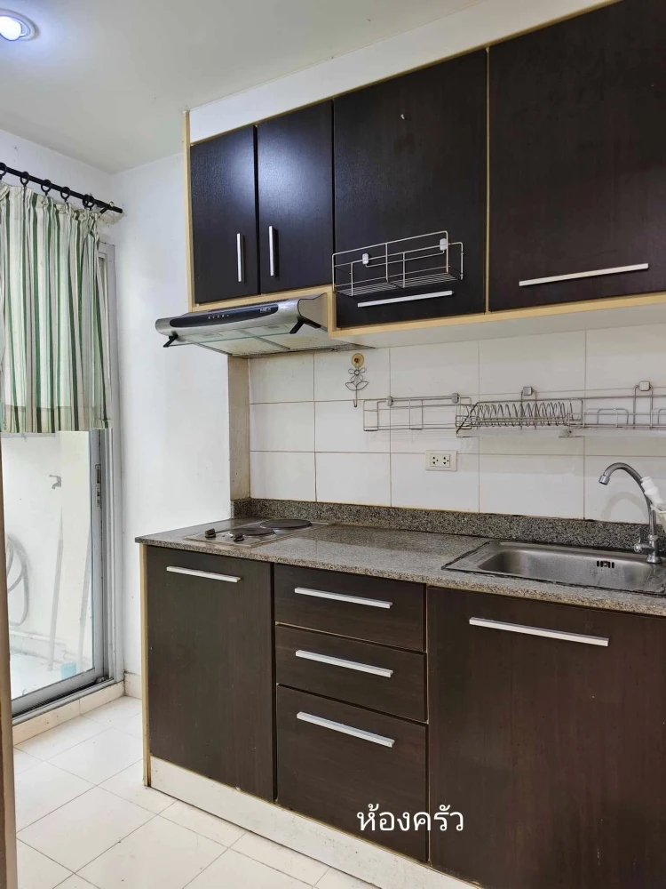 Urgent sale! Zenith Place Condo at Huai Khwang, empty room, reasonable price. Hurry and come and reserve your ownership today.