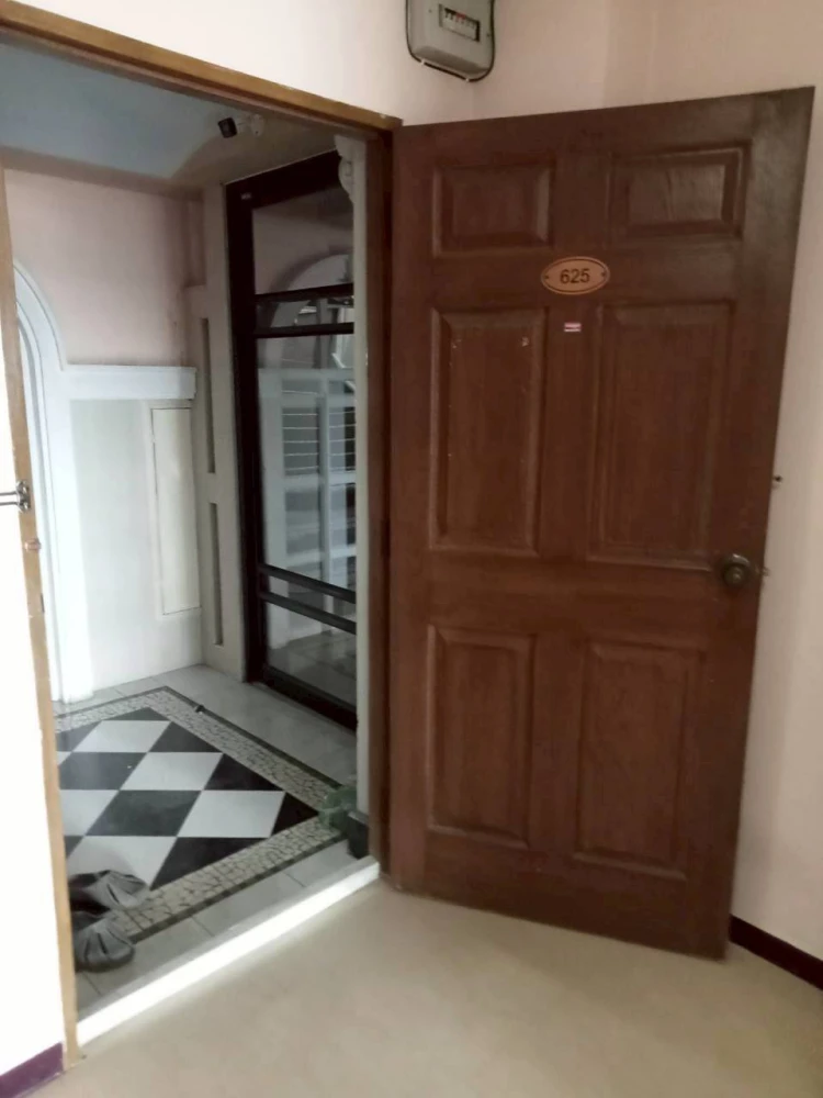 Urgent sale! Condo Champs Elysees Chaengwattana. Spacious unit with ample usable space. Great value. Own it today!