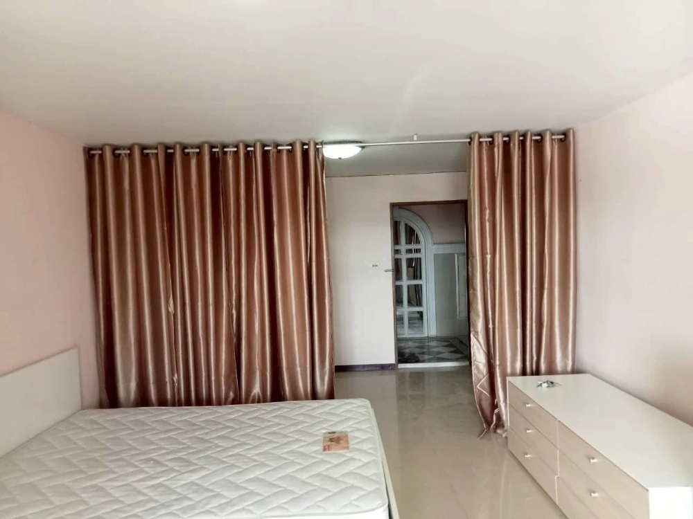 Urgent sale! Condo Champs Elysees Chaengwattana. Spacious unit with ample usable space. Great value. Own it today!