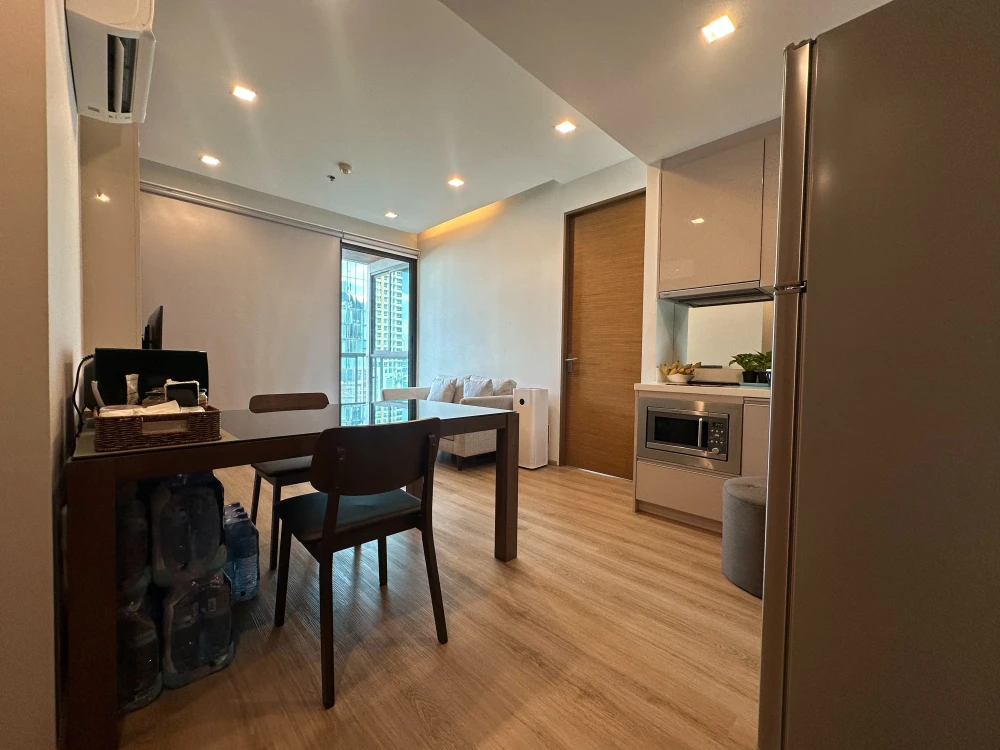 Condo for sale/rent: The Address Sathorn, 8th floor, MahaNakhon view, beautifully decorated and ready to move in. Don't miss it!!