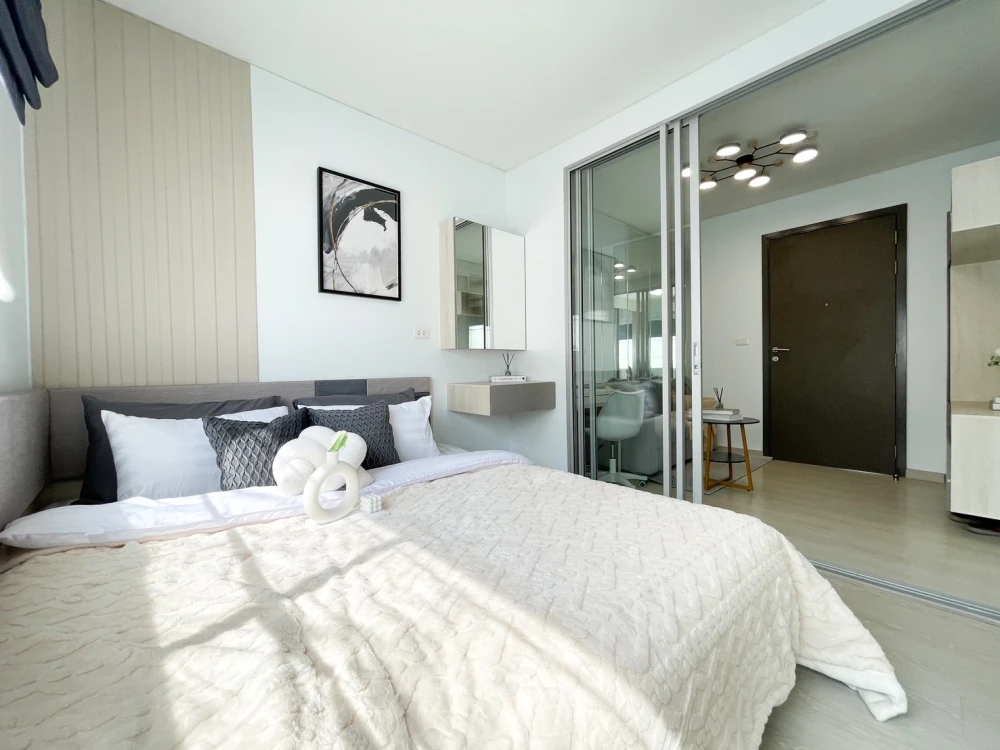 Urgent sale!! Niche ID Condo Seri Thai-Wongwaen, 2nd floor, Building C, fully furnished, just bring your bags and move in. Hurry and book now!!