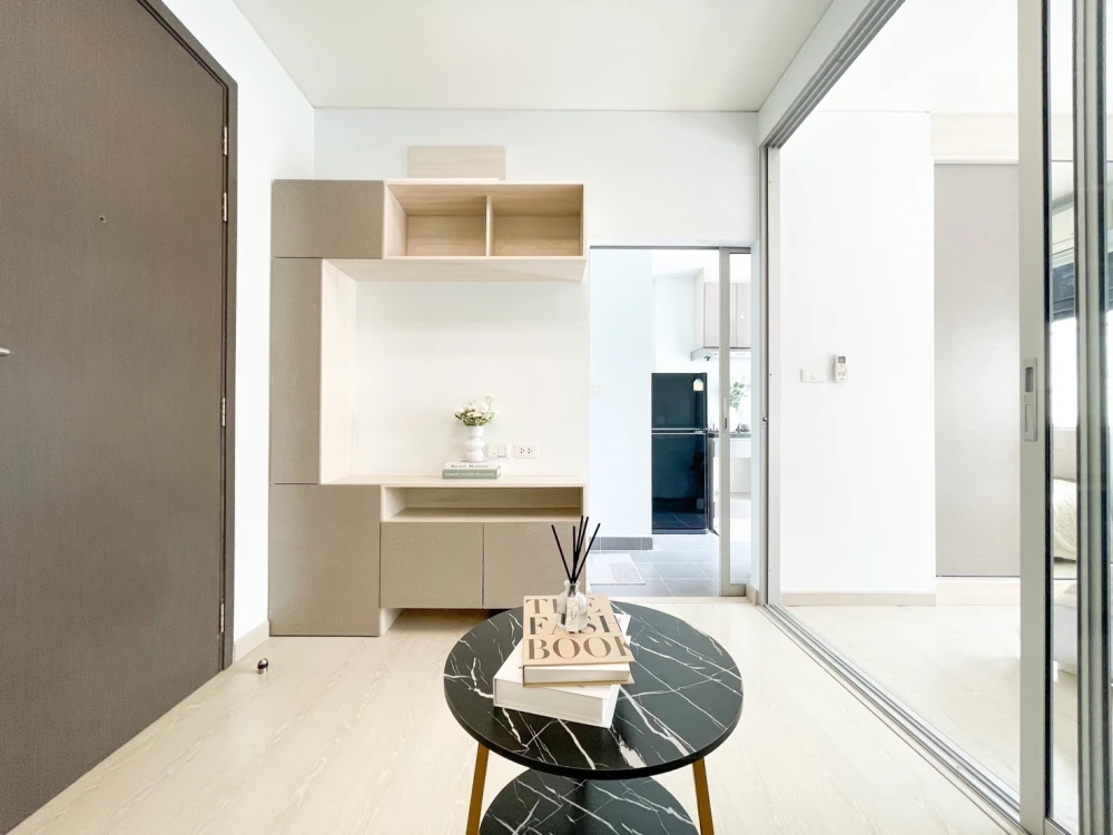 Urgent sale!! Niche ID Condo Seri Thai-Wongwaen, 2nd floor, Building C, fully furnished, just bring your bags and move in. Hurry and book now!!