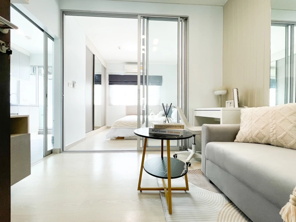 Urgent sale!! Niche ID Condo Seri Thai-Wongwaen, 2nd floor, Building C, fully furnished, just bring your bags and move in. Hurry and book now!!