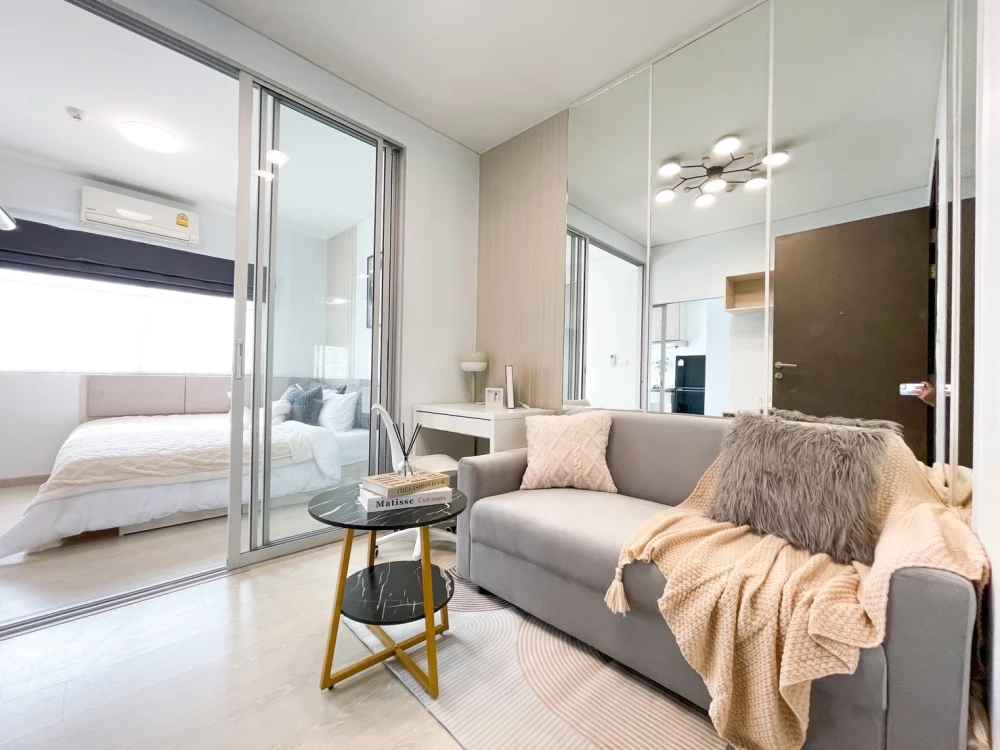 Urgent sale!! Niche ID Condo Seri Thai-Wongwaen, 2nd floor, Building C, fully furnished, just bring your bags and move in. Hurry and book now!!