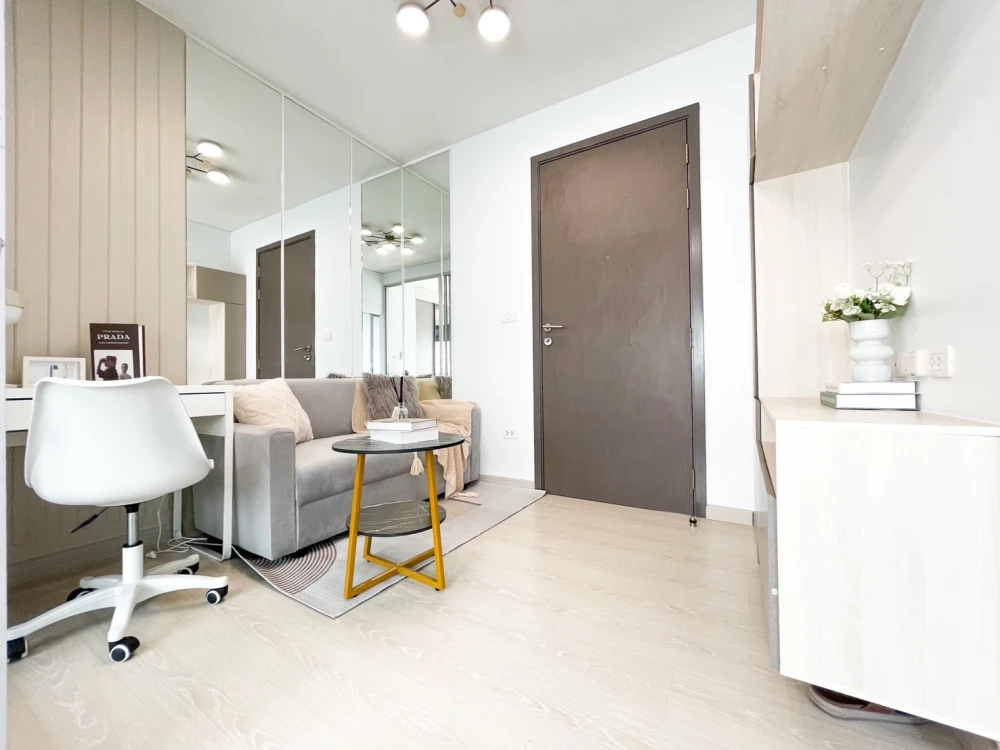 Urgent sale!! Niche ID Condo Seri Thai-Wongwaen, 2nd floor, Building C, fully furnished, just bring your bags and move in. Hurry and book now!!