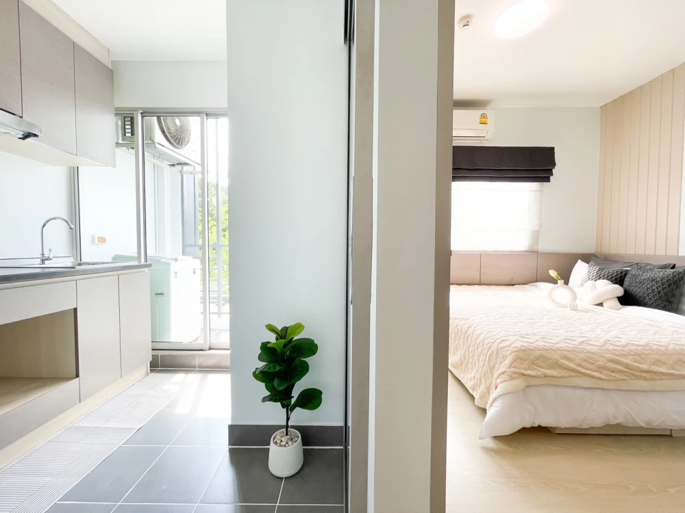 Urgent sale!! Niche ID Condo Seri Thai-Wongwaen, 2nd floor, Building C, fully furnished, just bring your bags and move in. Hurry and book now!!